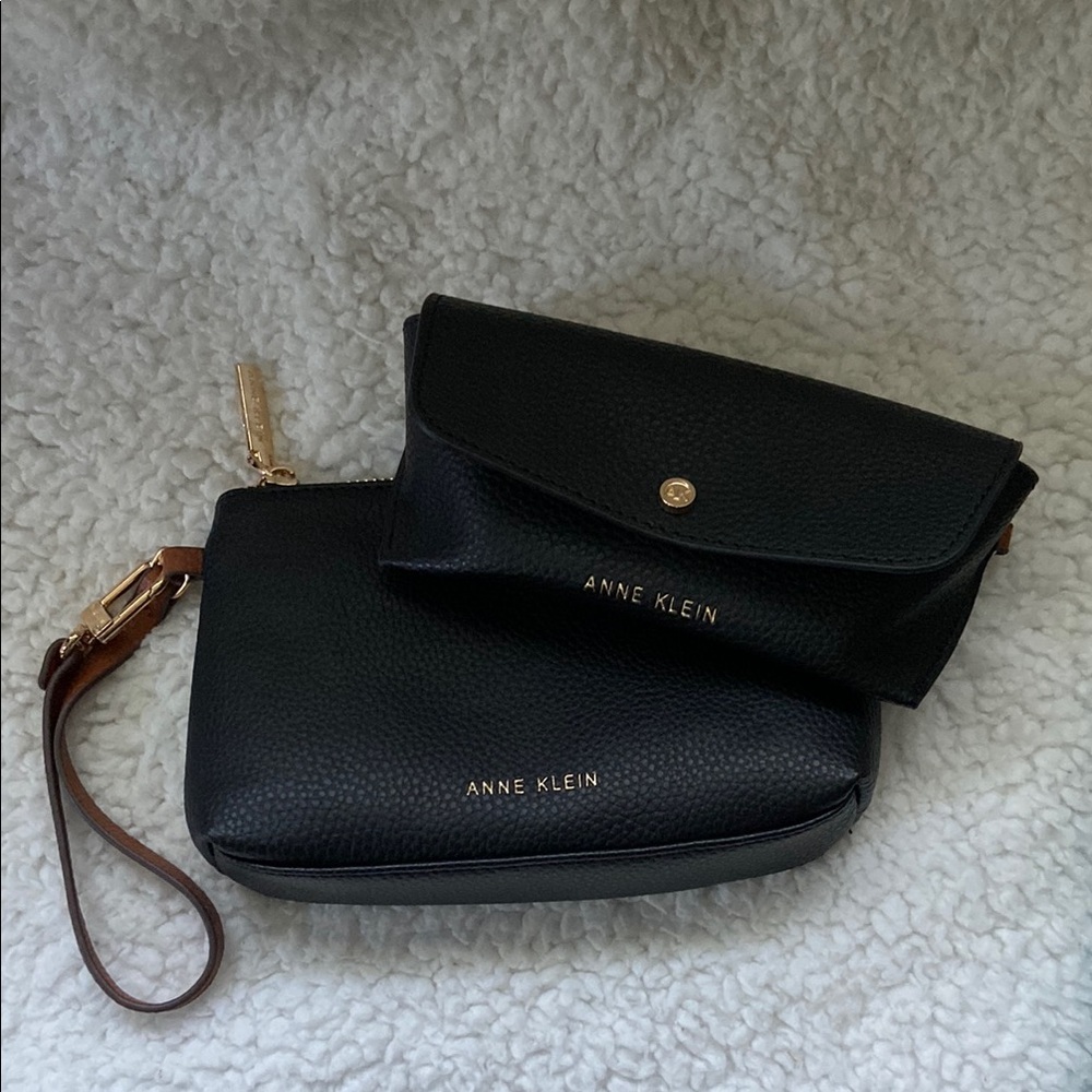 Like New 2 For 1 Anne Klein Black Wristlet / Sunglasses Case Set